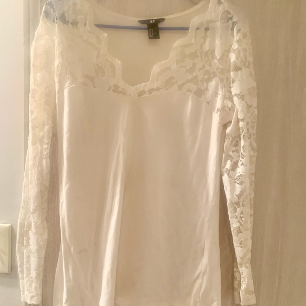 H&M white with long lace sleeves size M - perfect for a night out